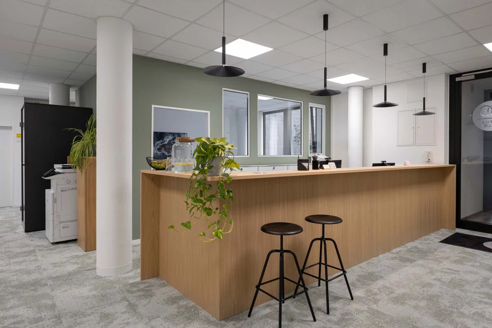 Einladender Empfangsbereich im OfficeClub Hannover